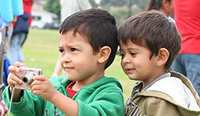 children_with_camera